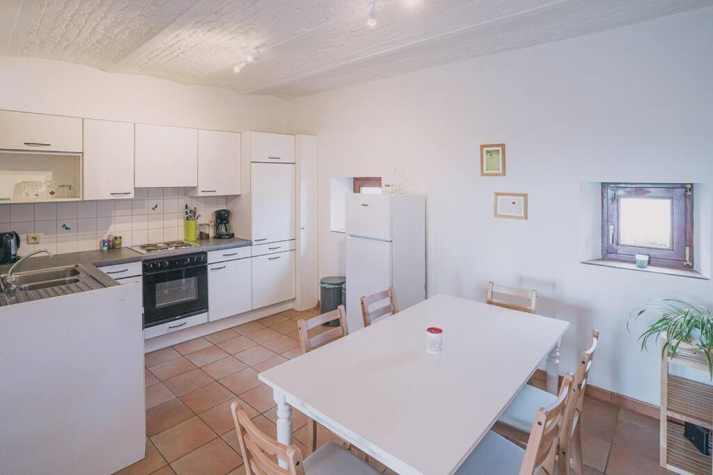 A L'Entree Du Verger - Charmante Maison En Pierres Dinant Exterior foto
